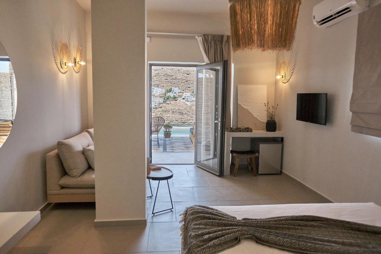Amal Kythnos Suites מראה חיצוני תמונה