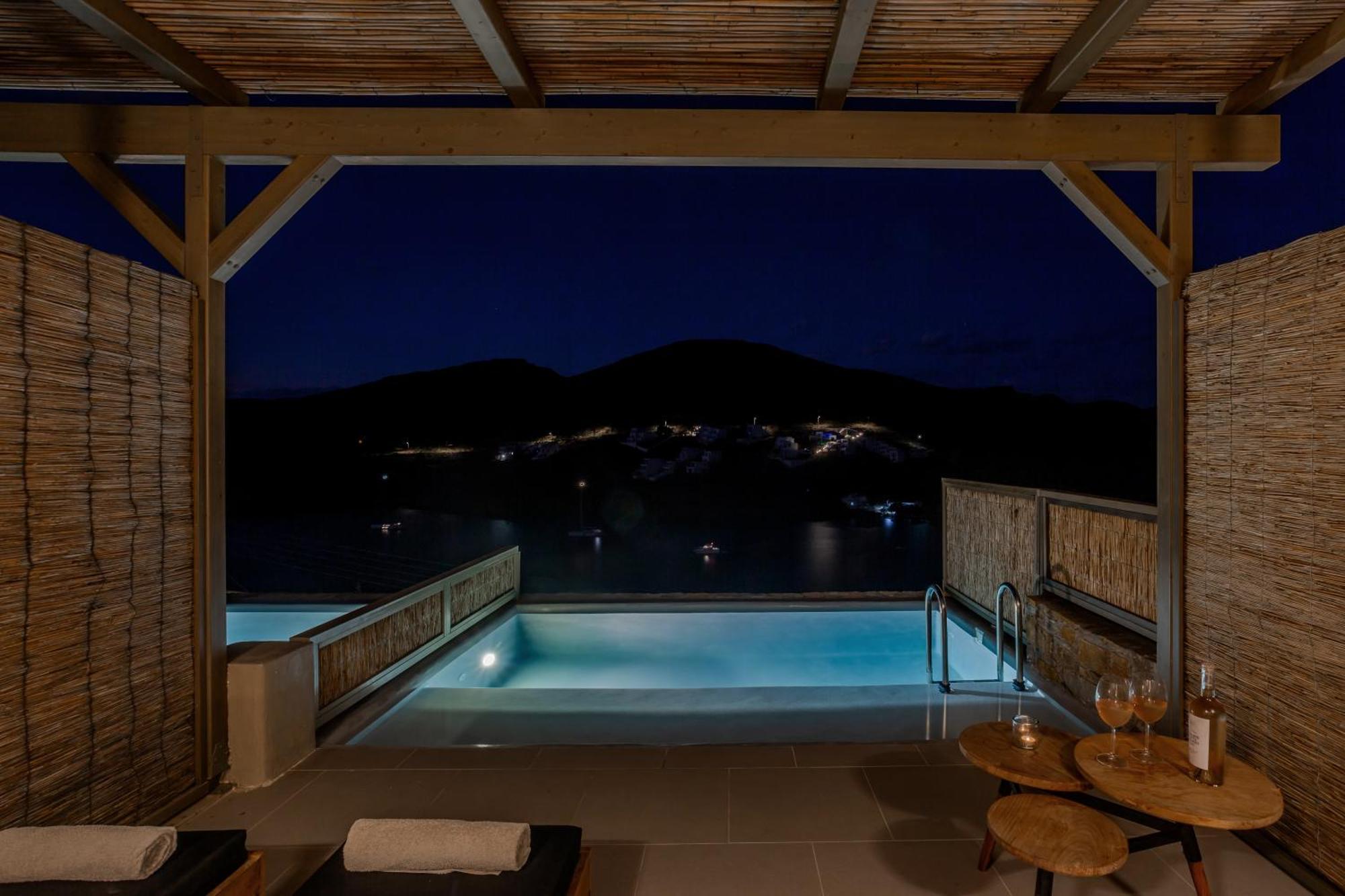 Amal Kythnos Suites מראה חיצוני תמונה