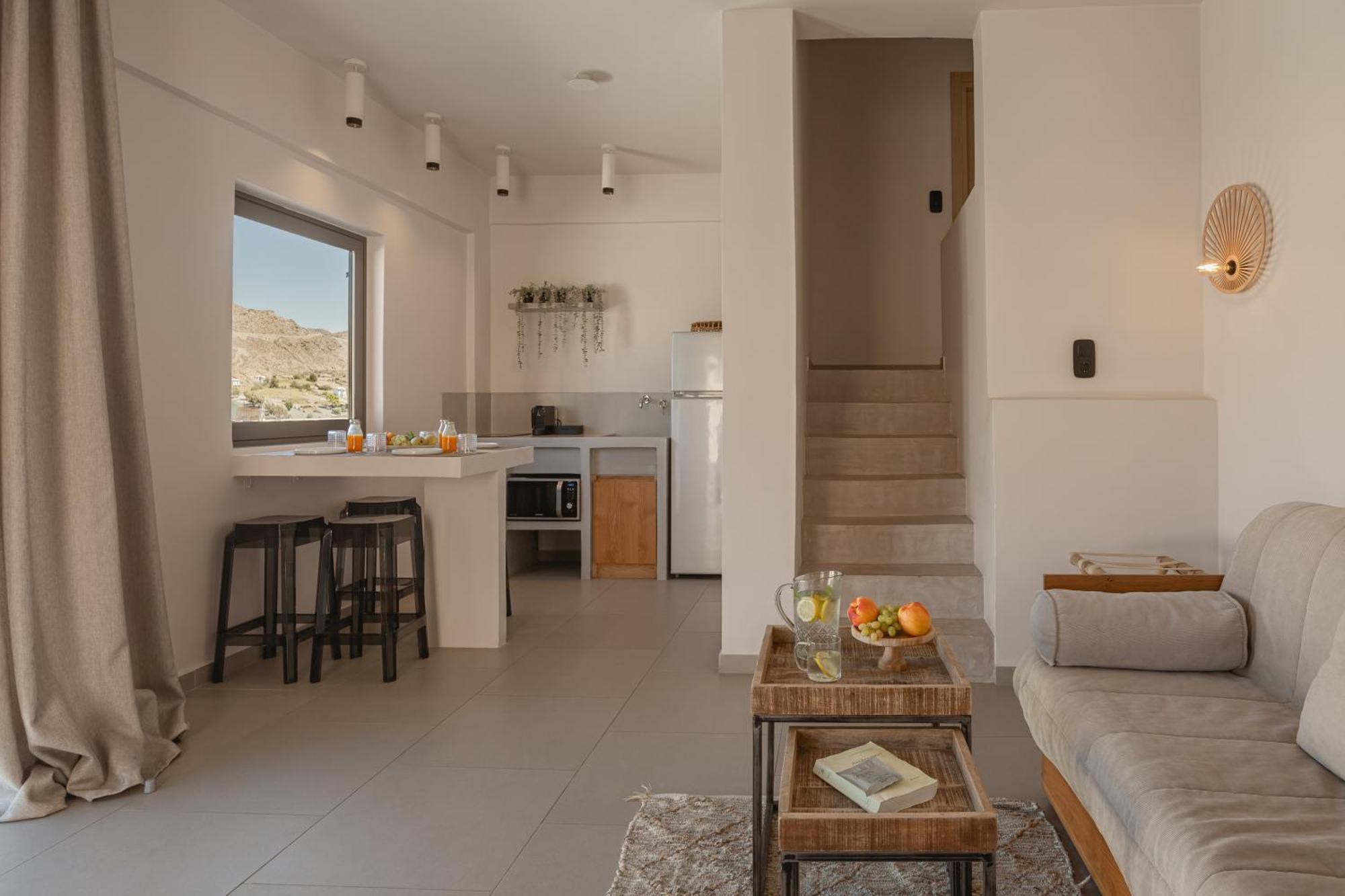 Amal Kythnos Suites מראה חיצוני תמונה