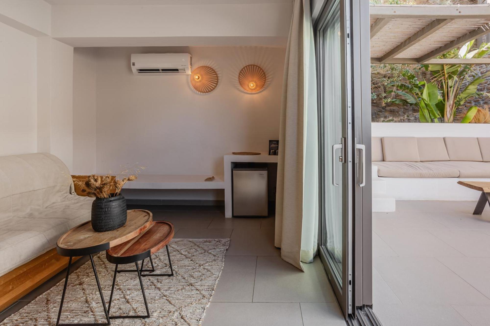 Amal Kythnos Suites מראה חיצוני תמונה