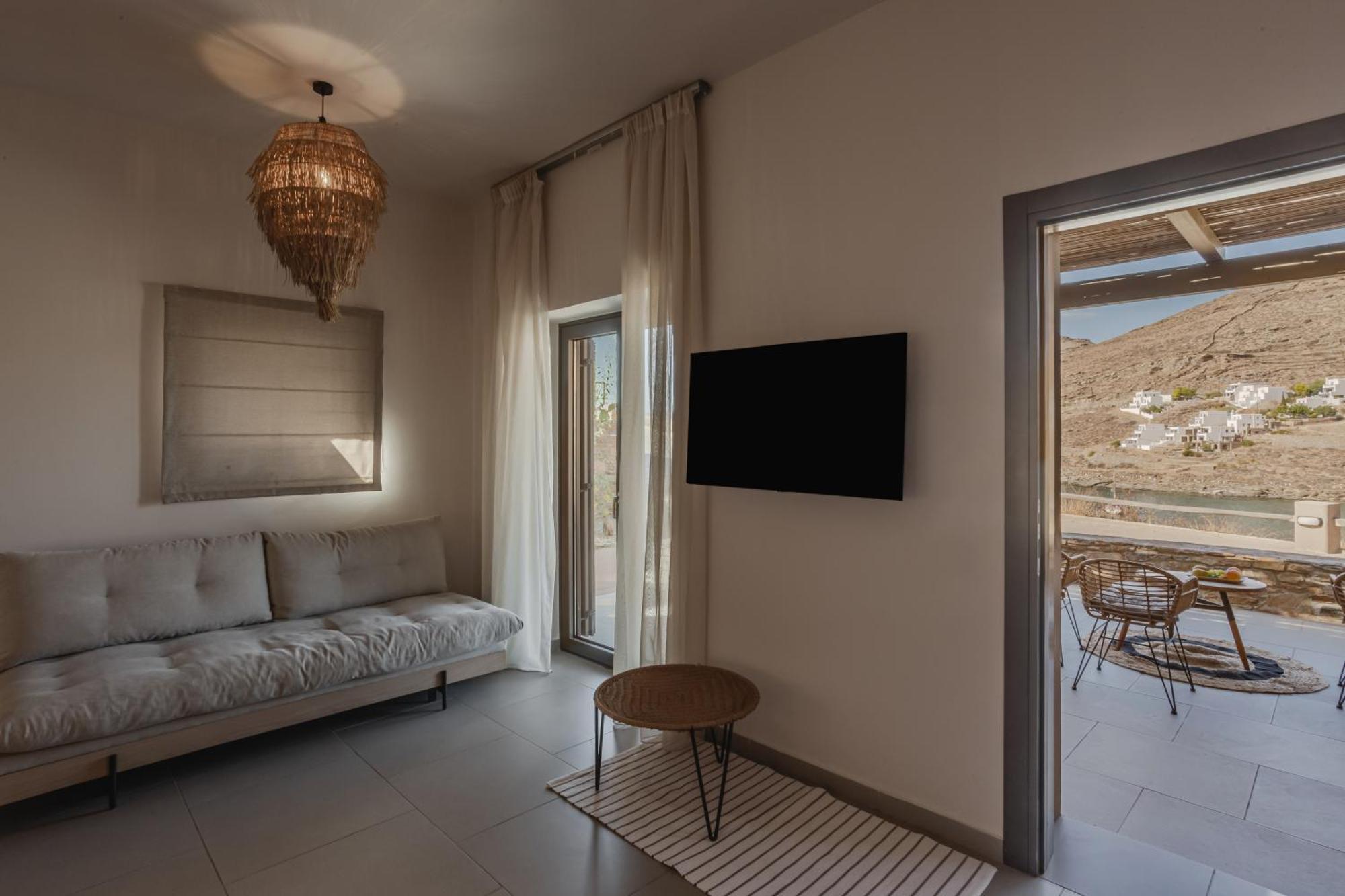Amal Kythnos Suites מראה חיצוני תמונה