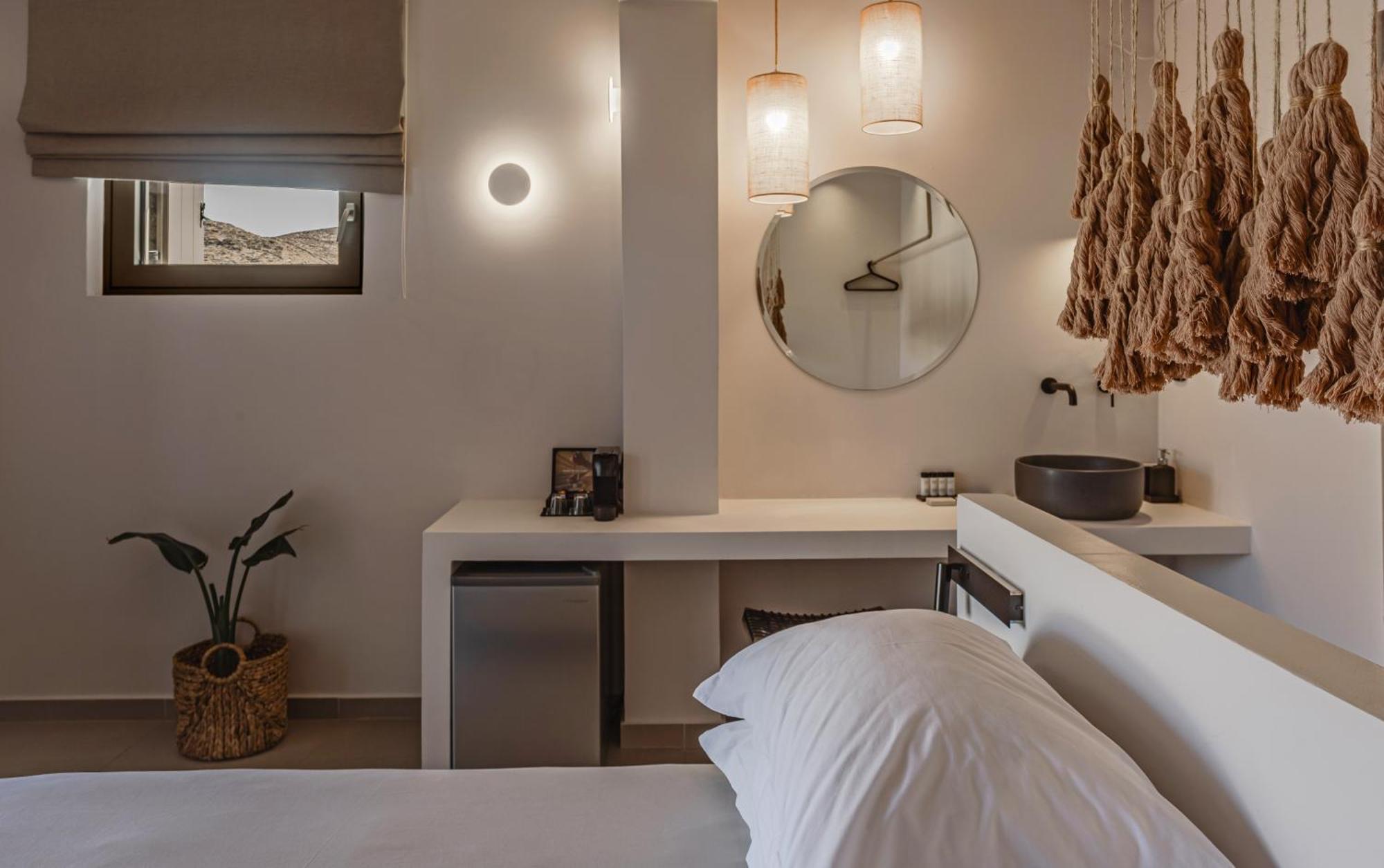 Amal Kythnos Suites מראה חיצוני תמונה