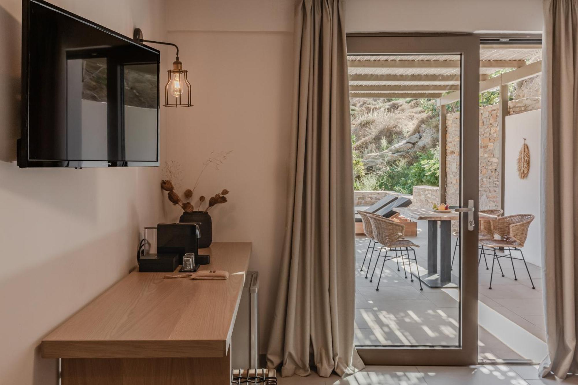 Amal Kythnos Suites מראה חיצוני תמונה